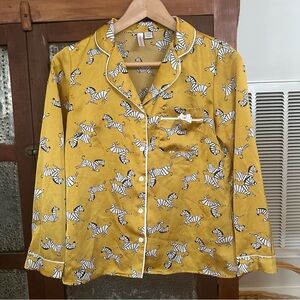 Victoria’s Secret Zebra Yellow Gold Pajama Top With Buttons and Pocket